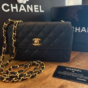 Chanel Black Quilted Leather Shoulder Bag with Gold Chain